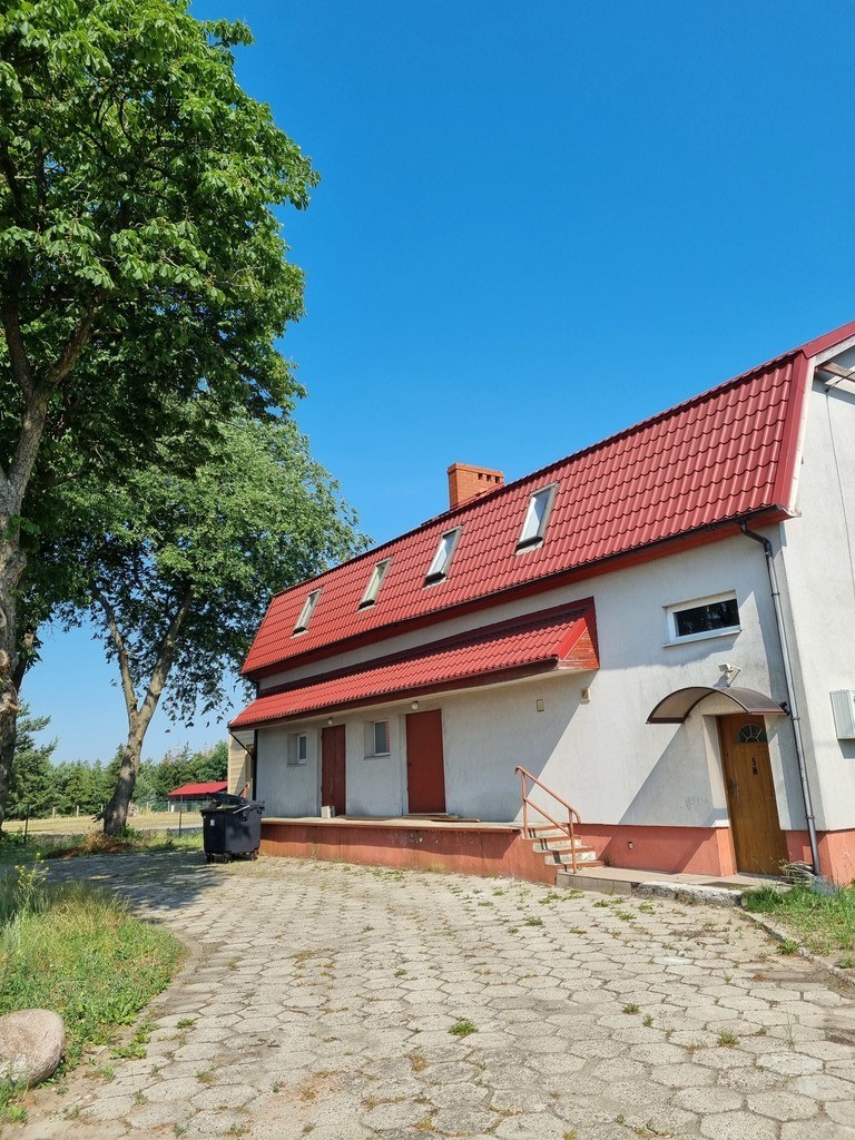 Wolno stojący, 163 m2, Modrzewie  (1)