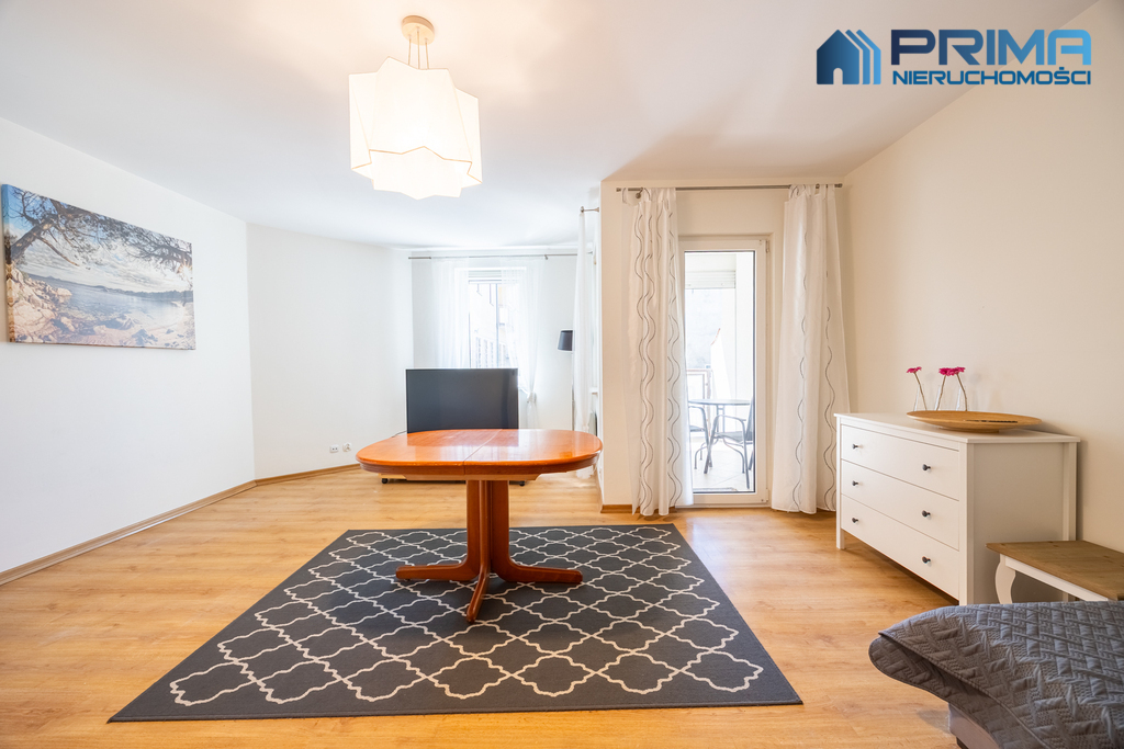 Dwa pokoje z balkonem, bardzo dobra lokalizacja! (1)