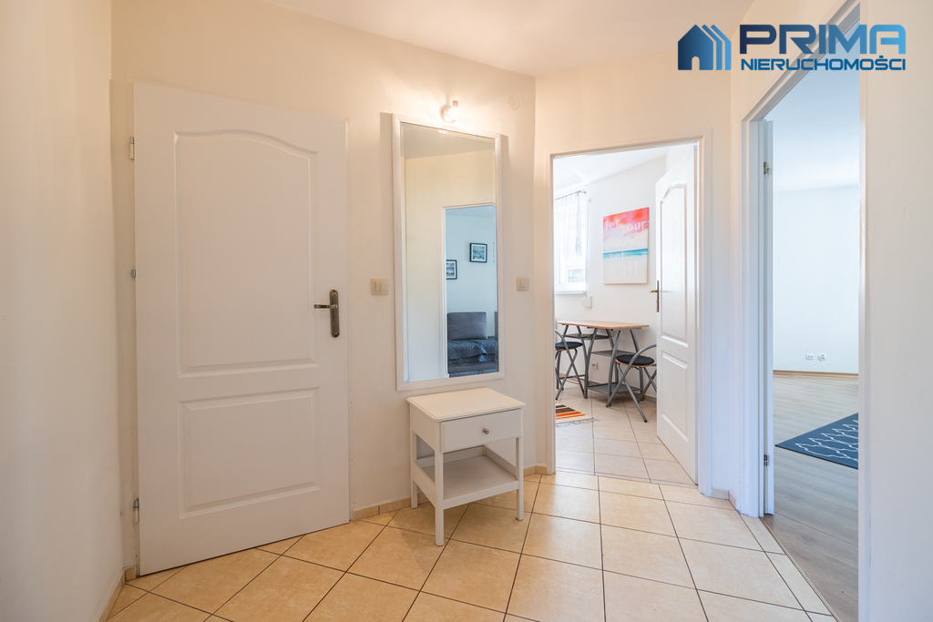 Dwa pokoje z balkonem, bardzo dobra lokalizacja! (8)