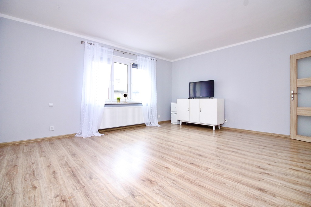 Duże komfortowe mieszkanie 2 pok. 1 piętro! (2)