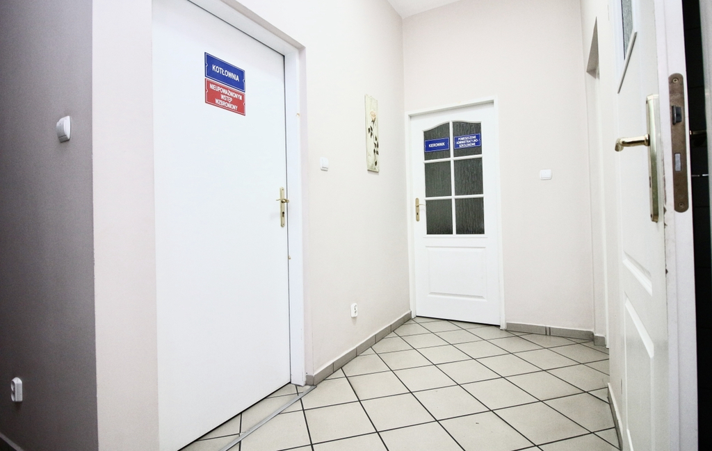 Dom Wolnostojący z licencjonowaną apteką. (14)