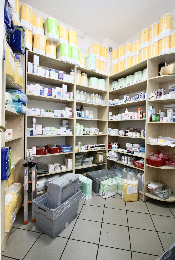 Dom Wolnostojący z licencjonowaną apteką. (15)