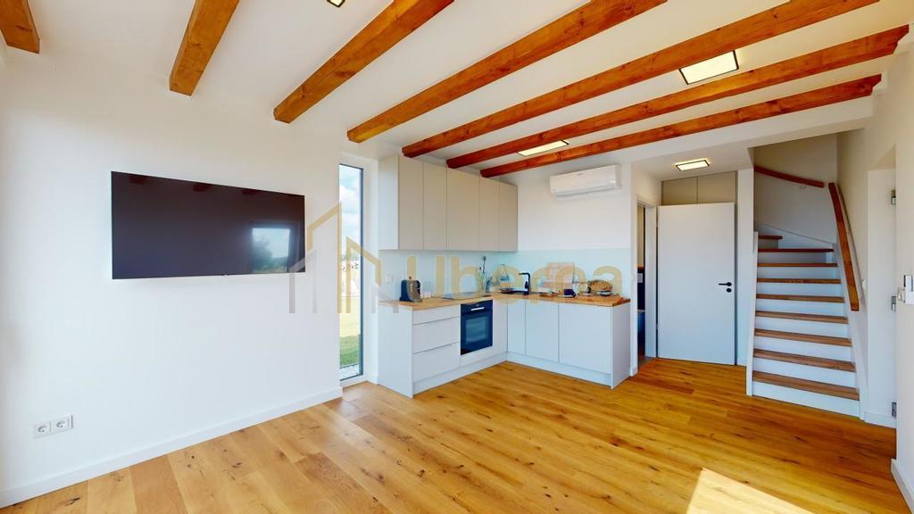 Dom wykończony pod klucz  nad jeziorem - 7,81% (7)