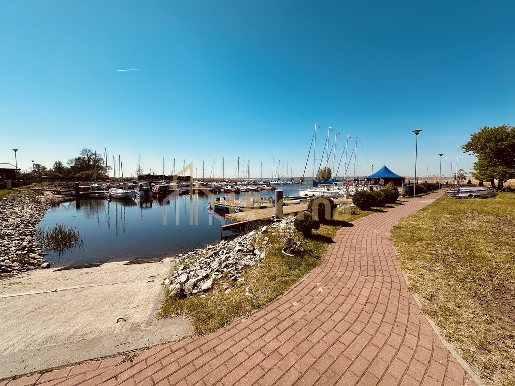 Dom wykończony pod klucz  nad jeziorem - 7,81% (19)