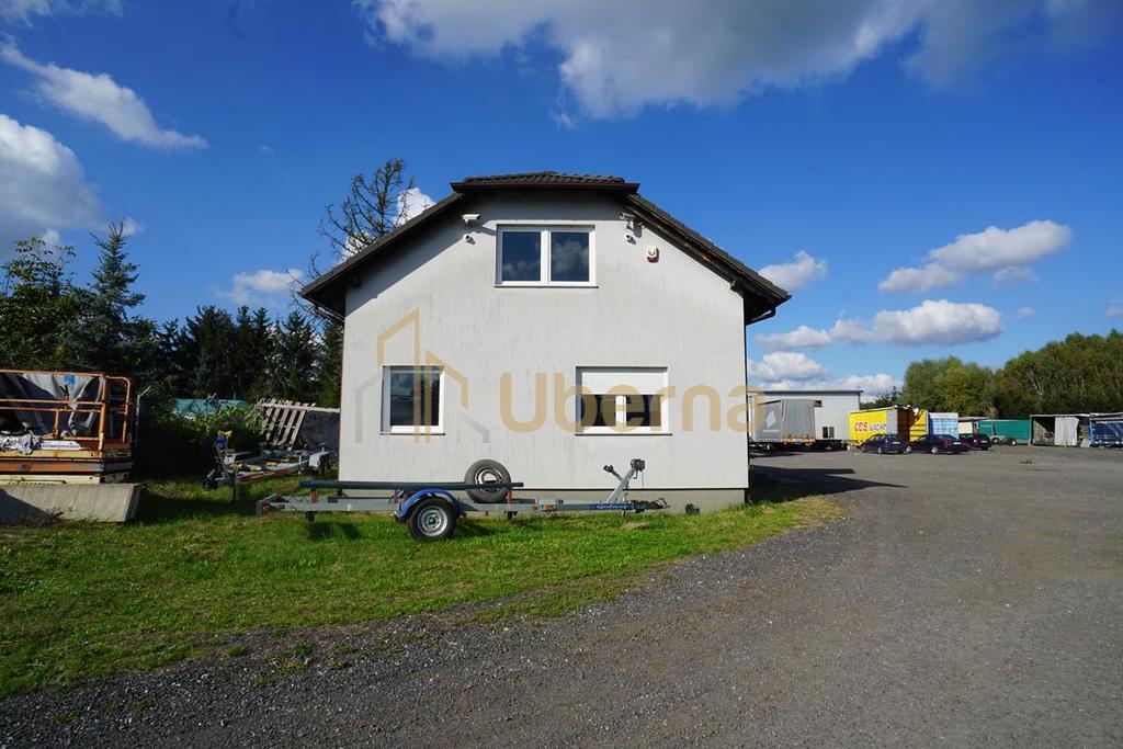 Obiekt komercyjny z działką przy drodze krajowej (13)