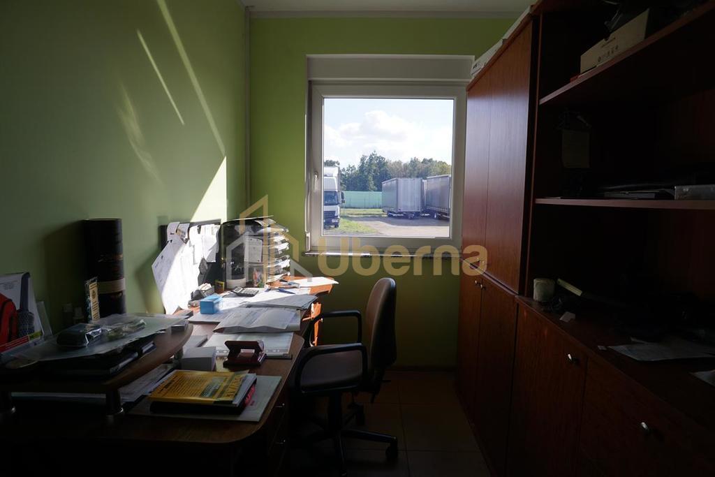 Obiekt komercyjny z działką przy drodze krajowej (17)