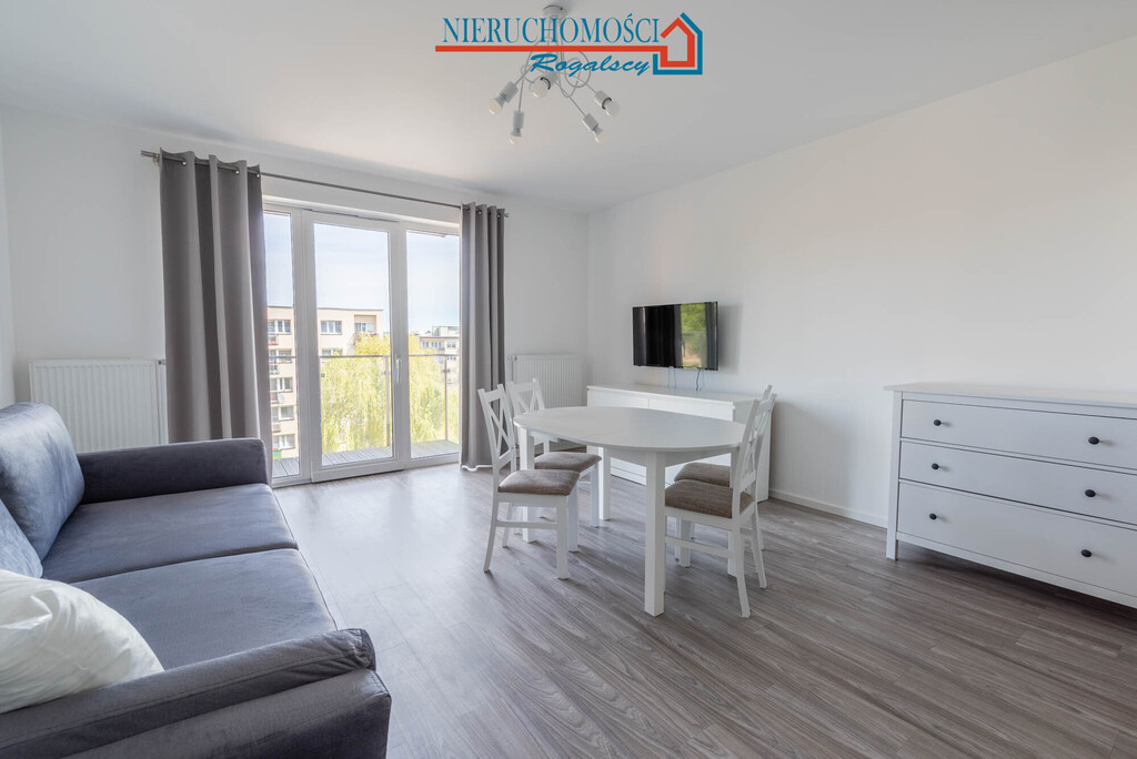 Komfortowa kawalerka w centrum miasta (1)