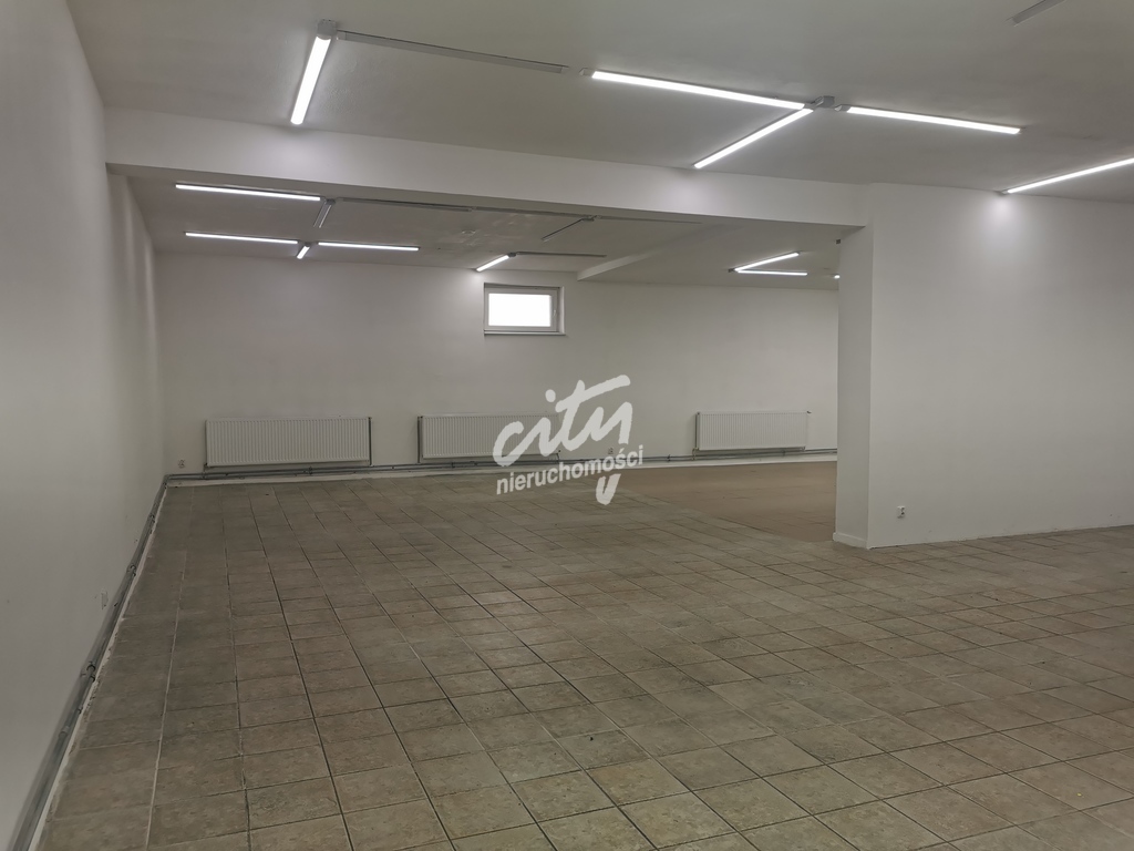 Lokal 308m2 na piętrze w Karlinie (2)