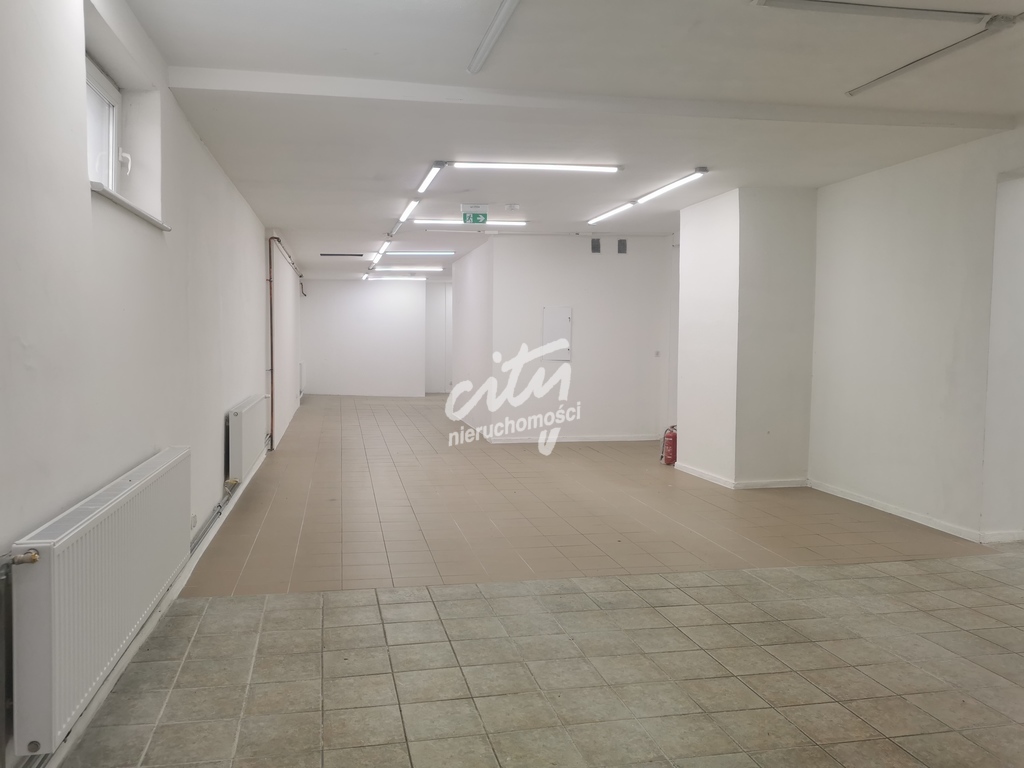 Lokal 308m2 na piętrze w Karlinie (4)