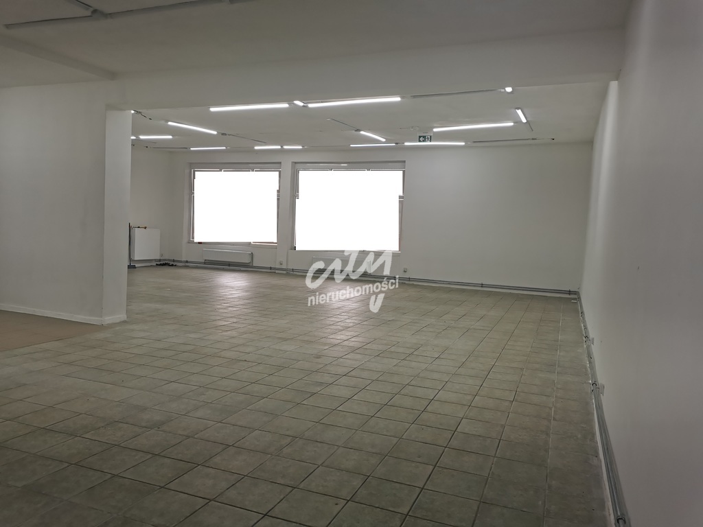 Lokal 308m2 na piętrze w Karlinie (5)