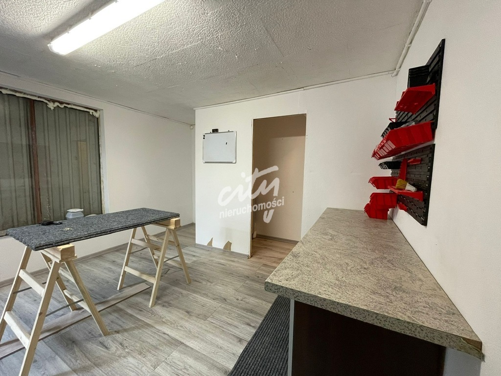 PAWILON 60M2 PRZY GŁÓWNEJ ULICY W DĄBIU (2)