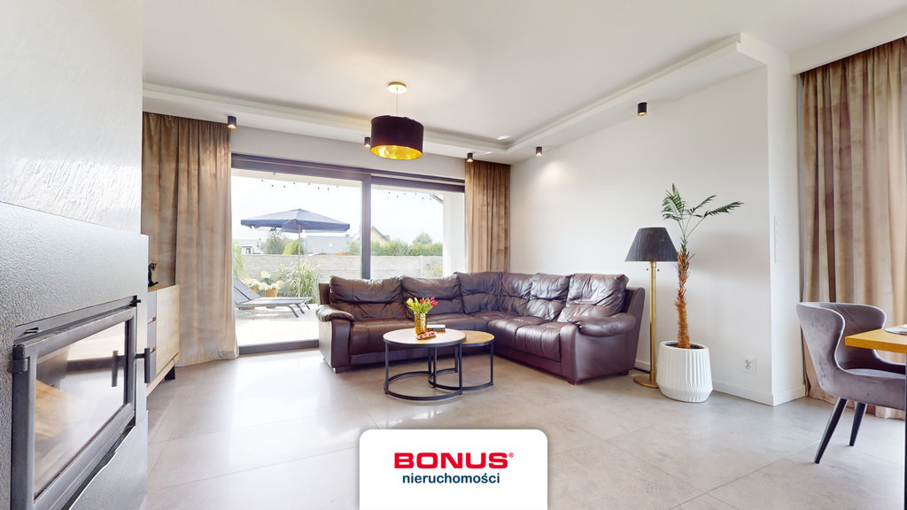 Piękny, nowoczesny dom wolnostojący (10)