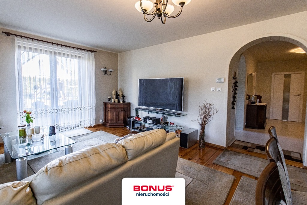 Komfortowy dom w Pucicach z dużą działką (3)