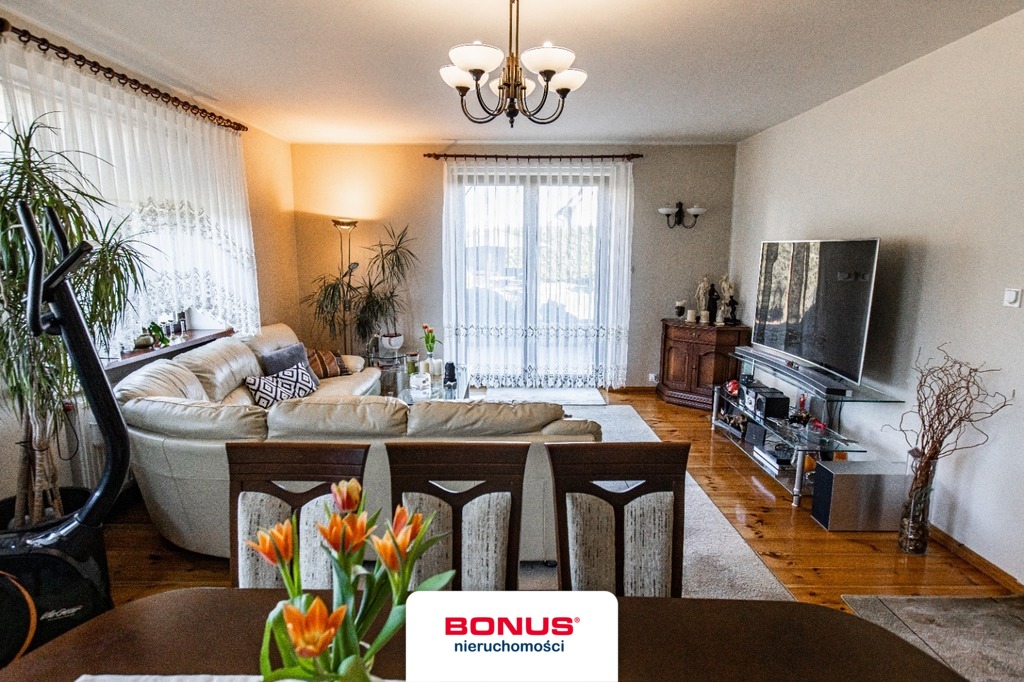 Komfortowy dom w Pucicach z dużą działką (2)