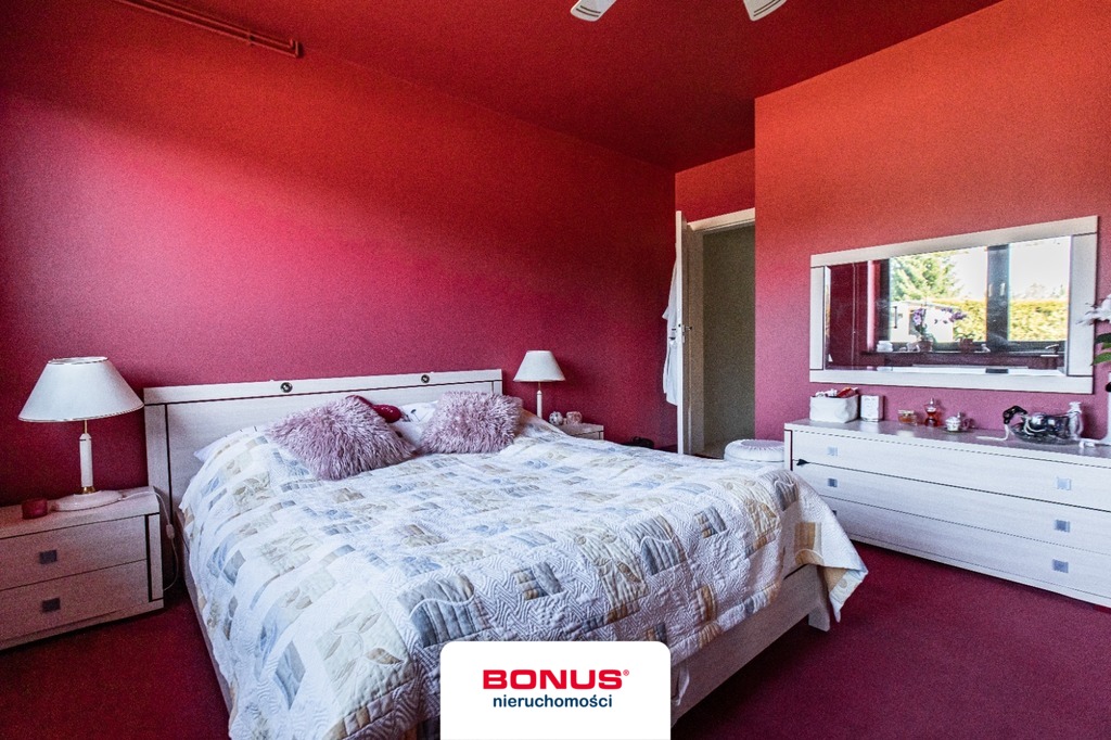 Komfortowy dom w Pucicach z dużą działką (12)