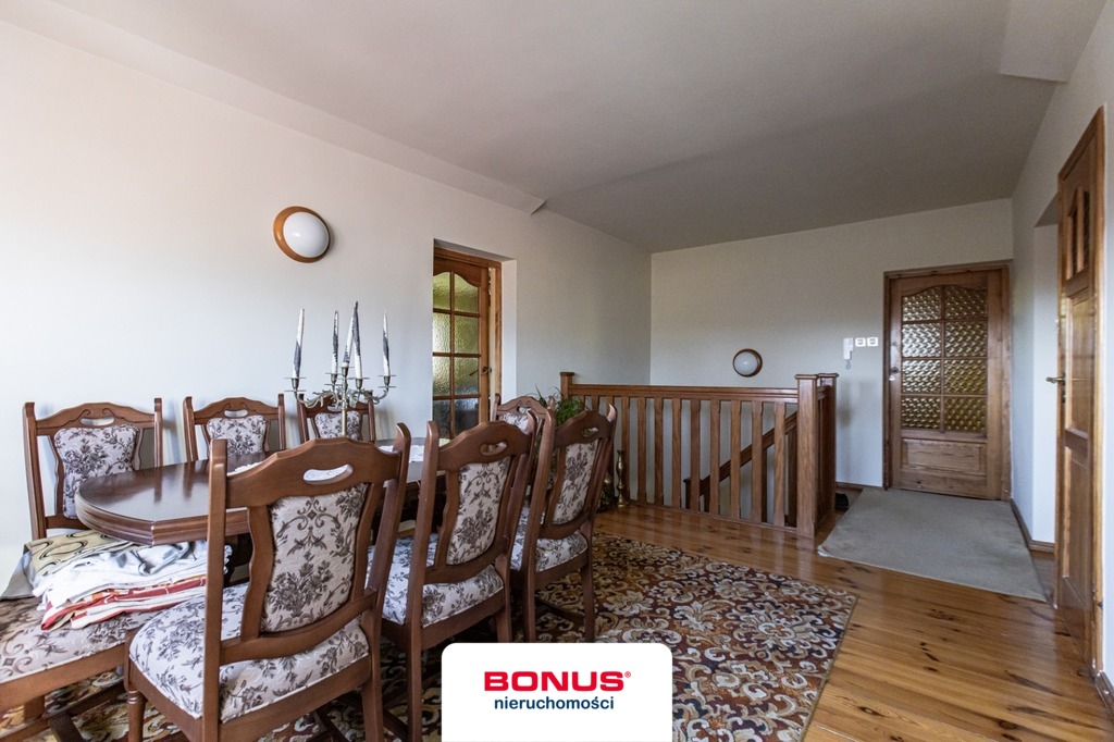 Komfortowy dom w Pucicach z dużą działką (21)