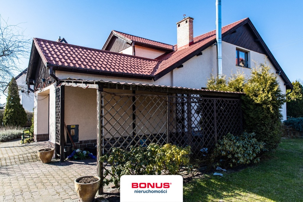 Komfortowy dom w Pucicach z dużą działką (23)