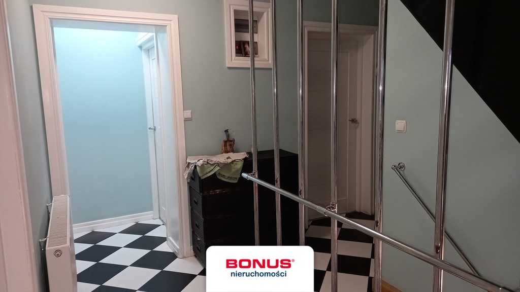 18 Pokoi, 7 Łazienek, 4 Kuchnie, Parking! Miedwie (7)