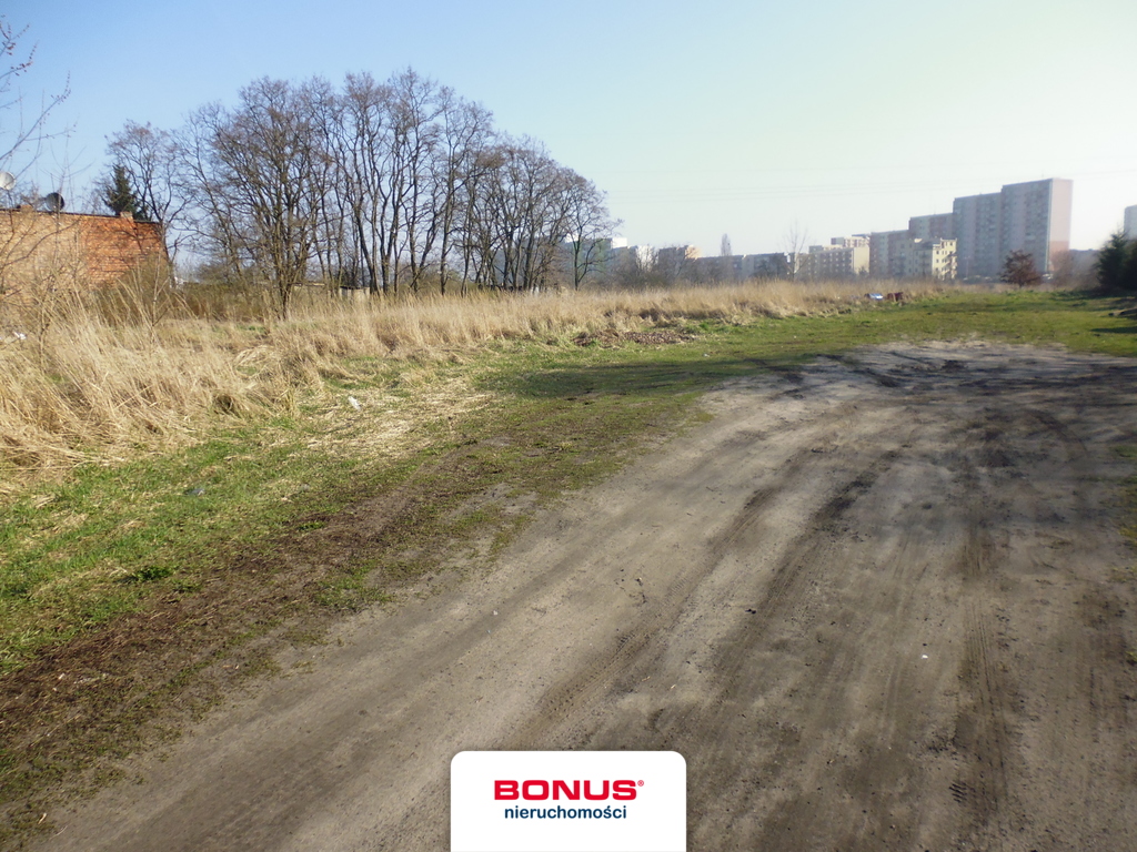 Atrakcyjny, komercyjny grunt w super lokalizacji! (2)