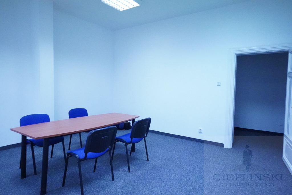 Duży lokal  dostępny od zaraz (4)