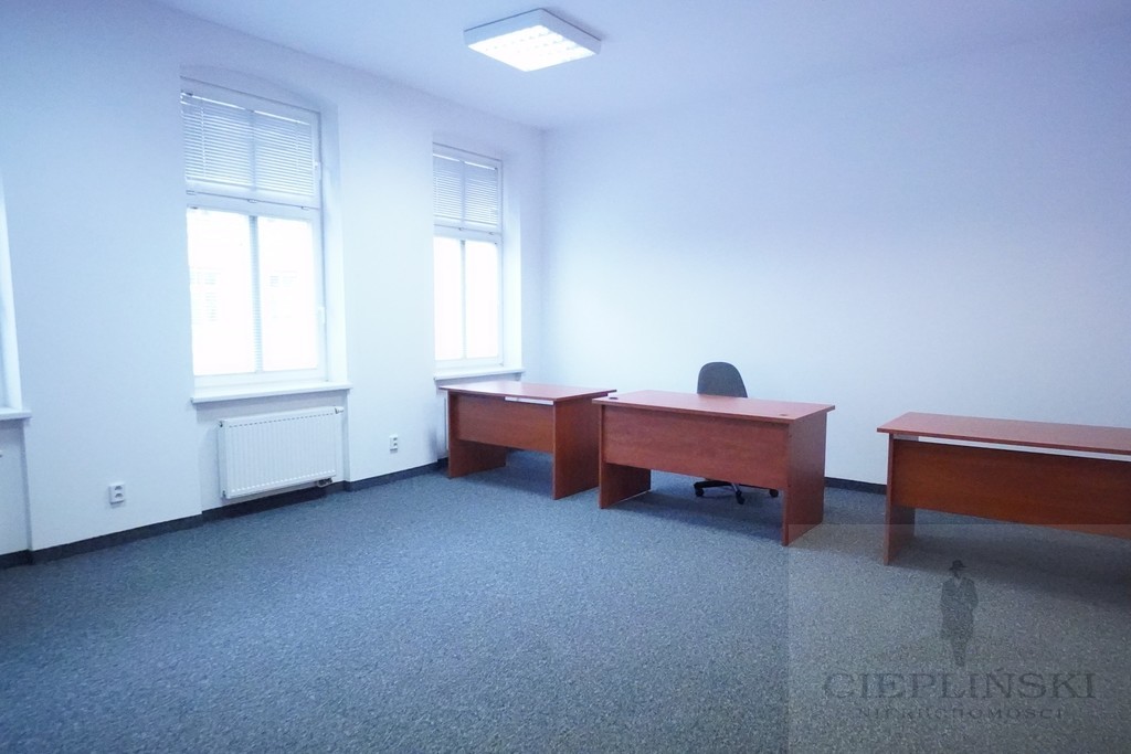 Duży lokal  dostępny od zaraz (6)