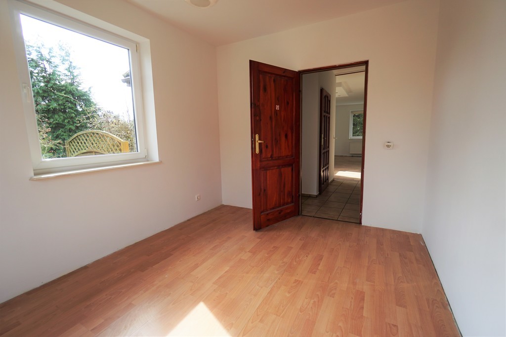 Dom jednorodziny o pow. 216, 6 pokoi (6)