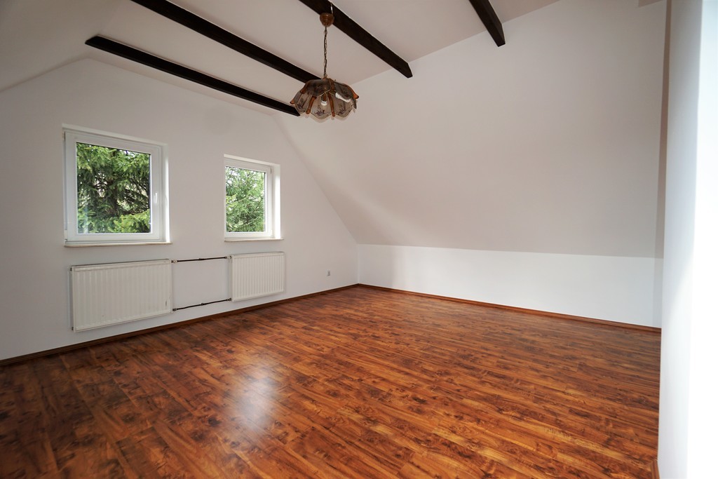 Dom jednorodziny o pow. 216, 6 pokoi (3)