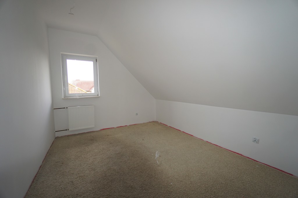 Dom jednorodziny o pow. 216, 6 pokoi (10)