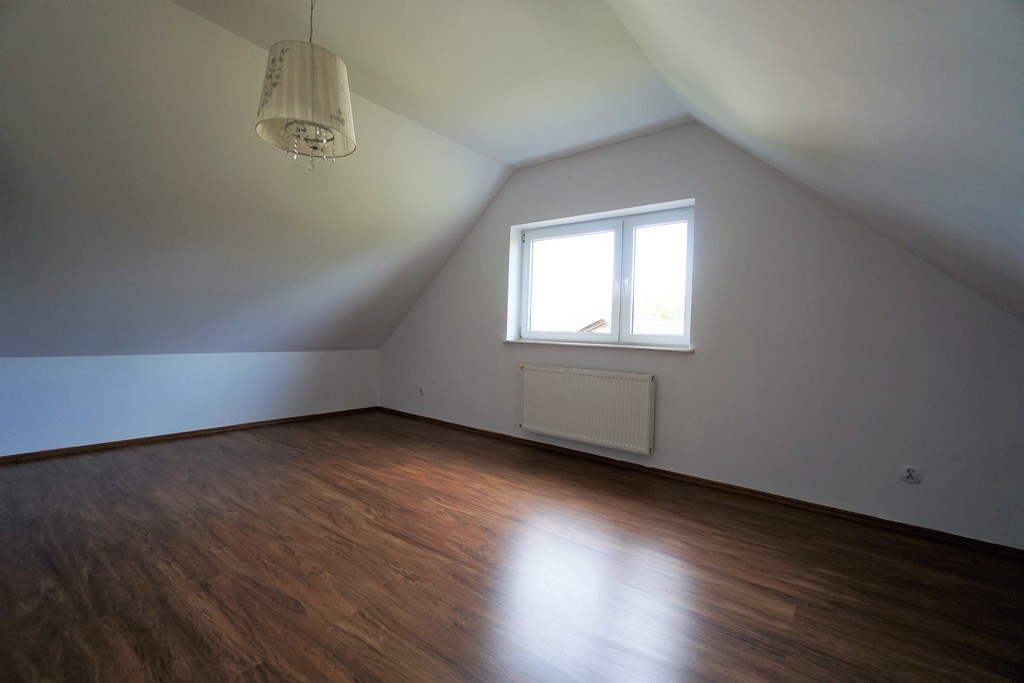 Dom jednorodziny o pow. 216, 6 pokoi (4)