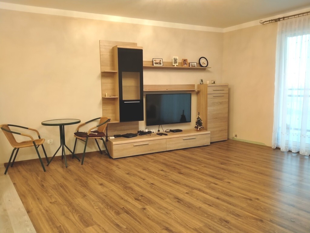 Przestronna kawalerka z balkonem i panoramą miasta (5)