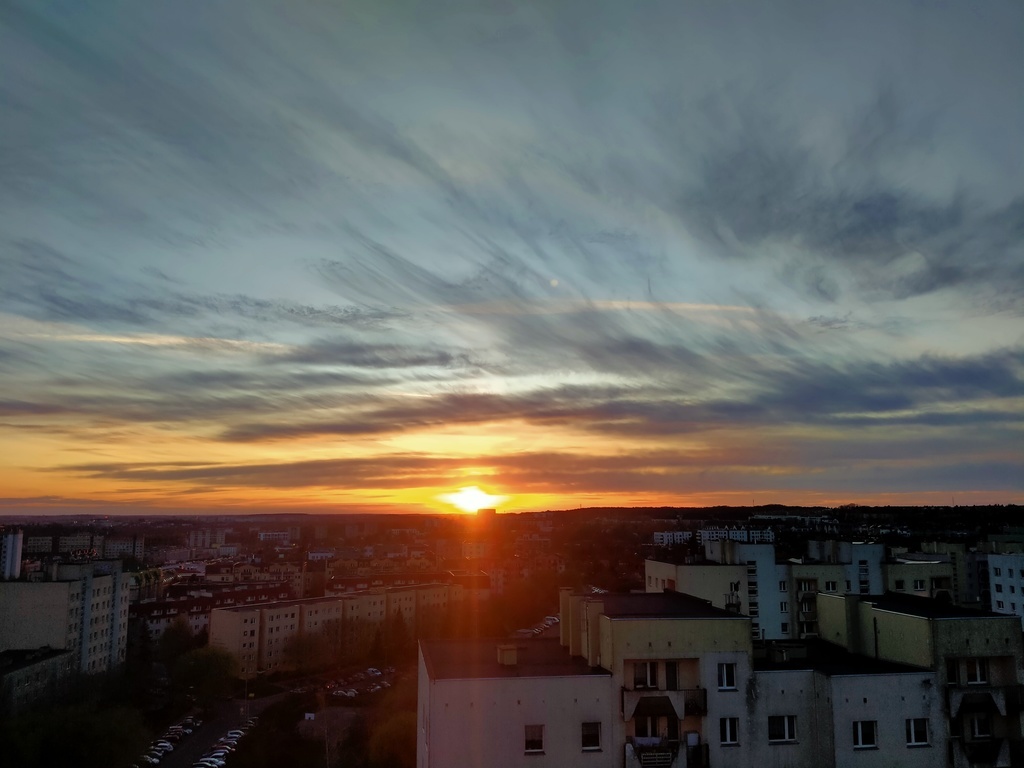 Przestronna kawalerka z balkonem i panoramą miasta (4)