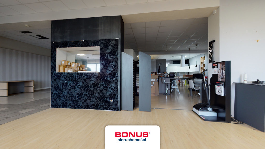 Budynek handlowo-usługowy w świetnej lokalizacji (14)