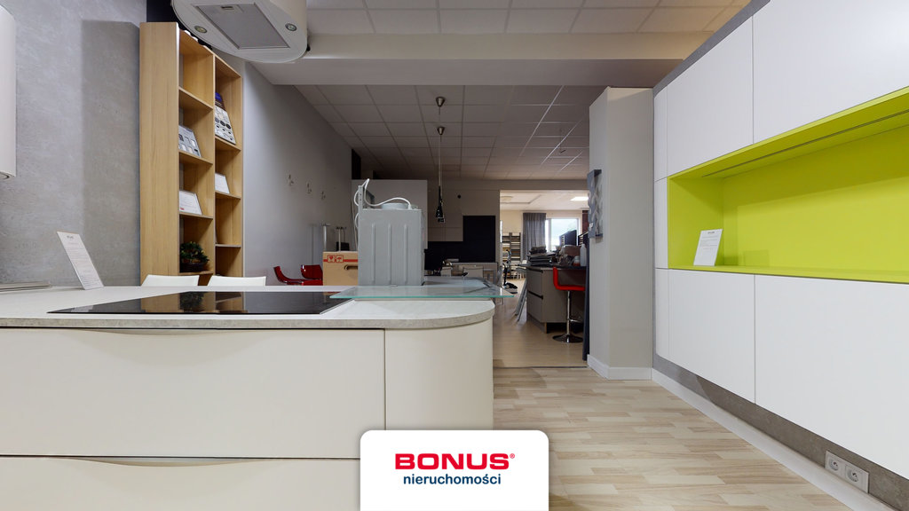 Budynek handlowo-usługowy w świetnej lokalizacji (16)