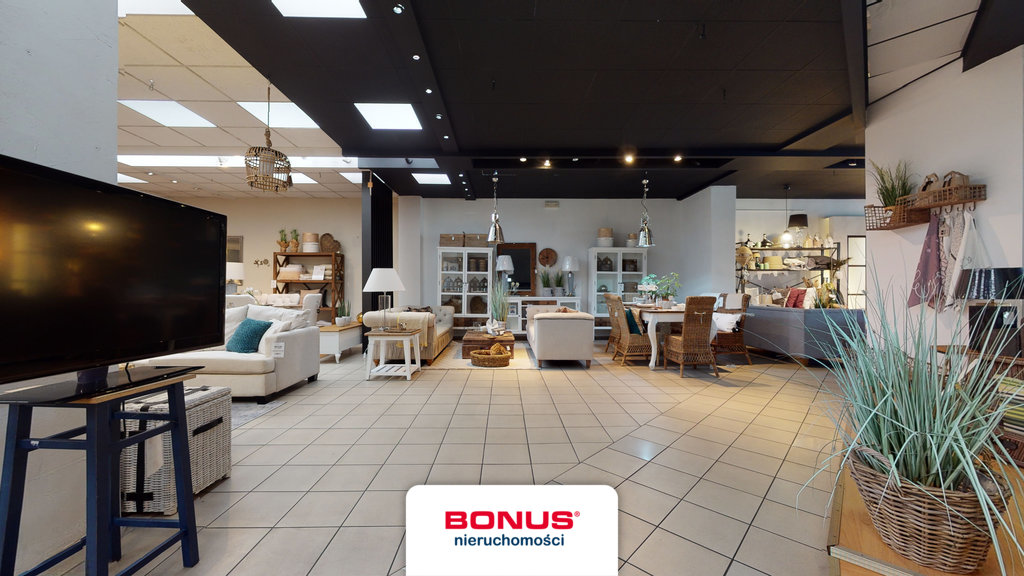 Budynek handlowo-usługowy w świetnej lokalizacji (4)