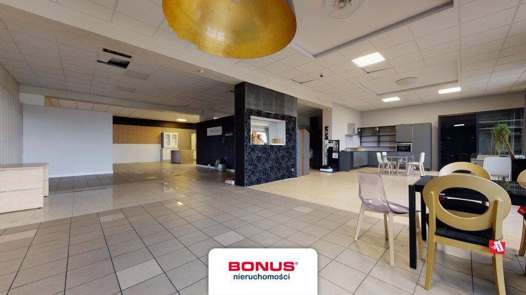 Budynek handlowo-usługowy w świetnej lokalizacji (12)