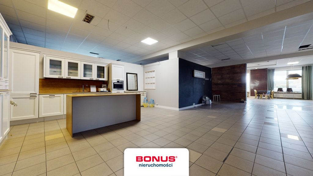 Budynek handlowo-usługowy w świetnej lokalizacji (17)