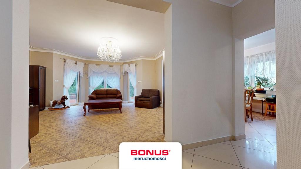 Dom jednorodzinny z pokojami gościnnymi (9)