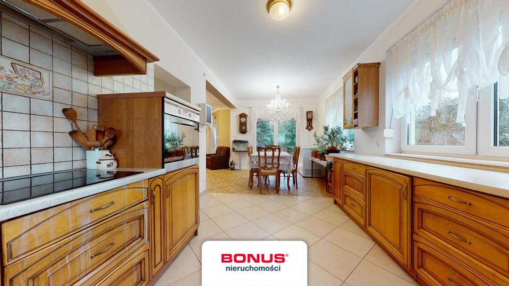 Dom jednorodzinny z pokojami gościnnymi (12)