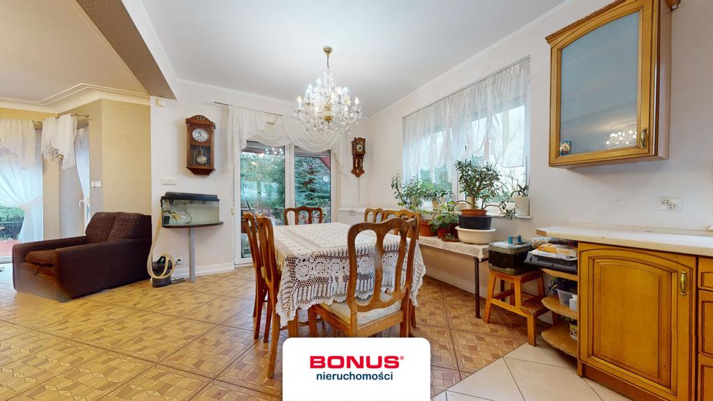 Dom jednorodzinny z pokojami gościnnymi (4)