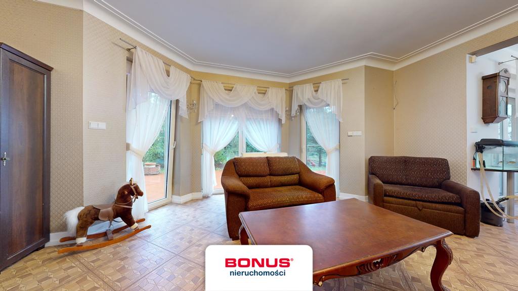 Dom jednorodzinny z pokojami gościnnymi (10)