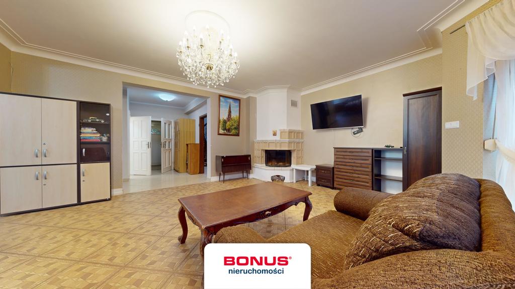 Dom jednorodzinny z pokojami gościnnymi (8)