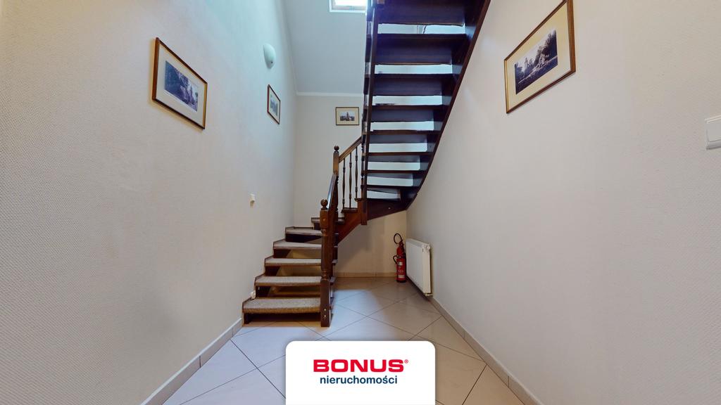 Dom jednorodzinny z pokojami gościnnymi (21)