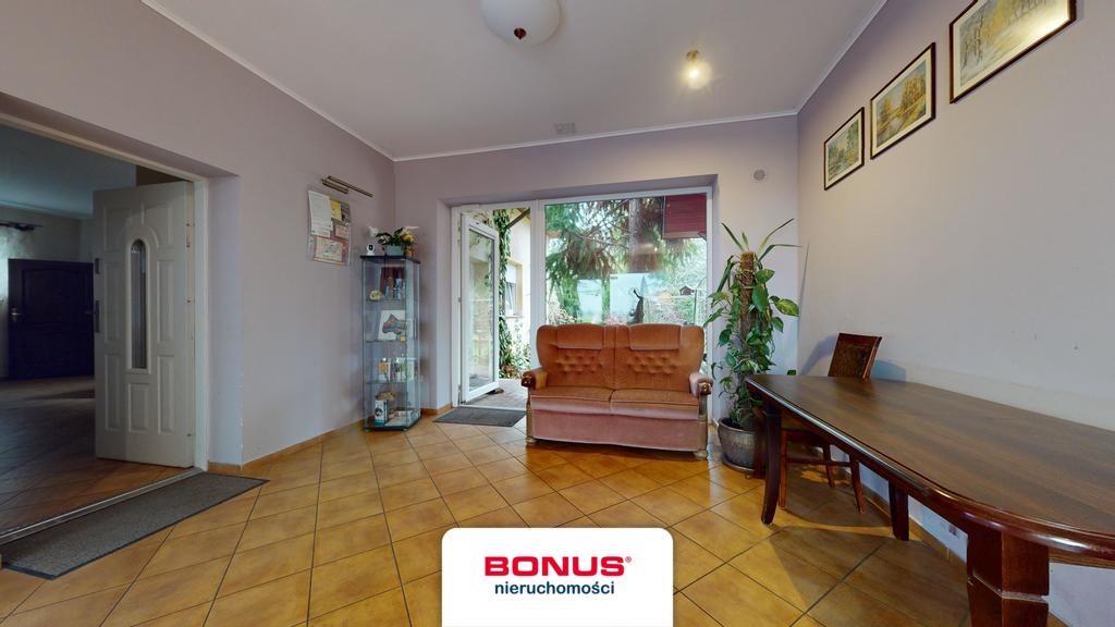 Dom jednorodzinny z pokojami gościnnymi (20)