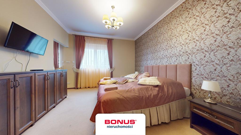 Dom jednorodzinny z pokojami gościnnymi (13)