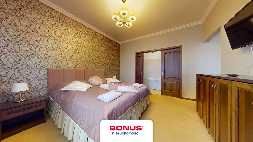 Dom jednorodzinny z pokojami gościnnymi (14)