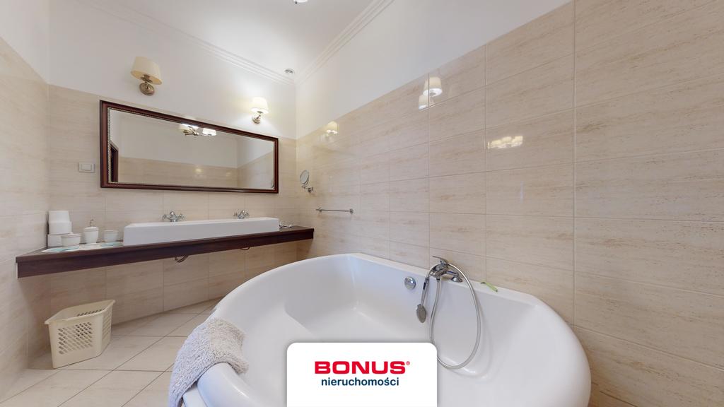 Dom jednorodzinny z pokojami gościnnymi (16)