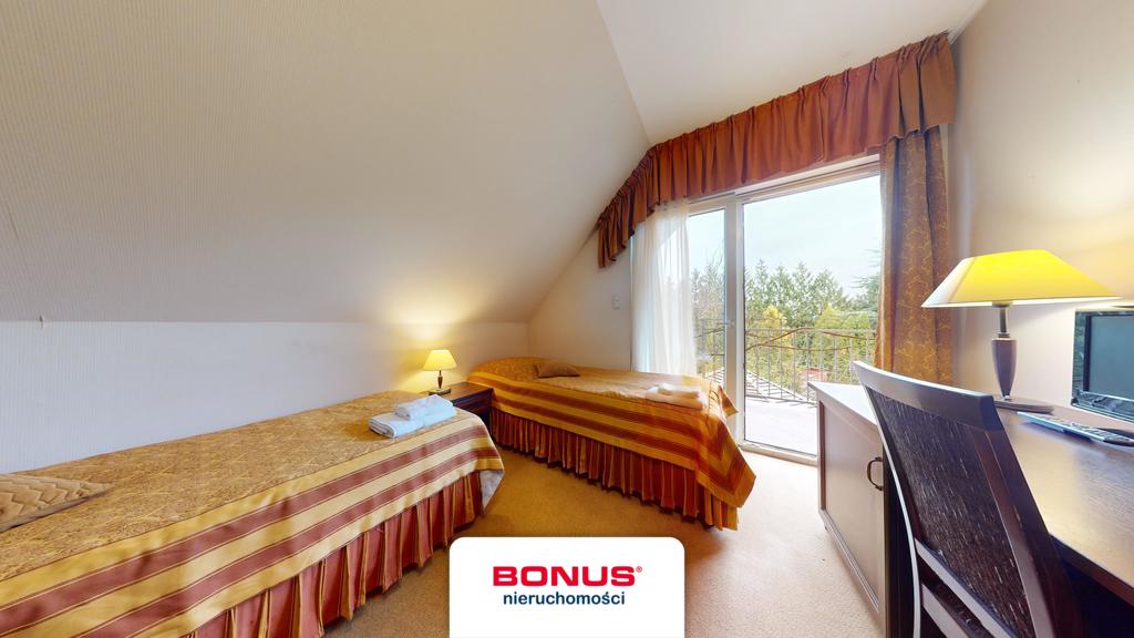 Dom jednorodzinny z pokojami gościnnymi (27)