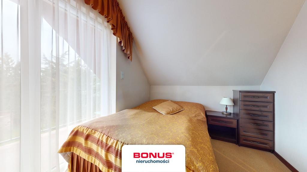 Dom jednorodzinny z pokojami gościnnymi (30)