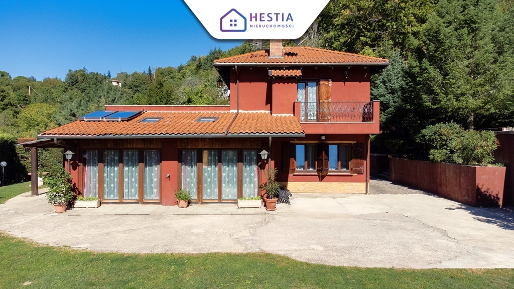 Urocza posiadłość pod Rzymem we Włoszech (4)