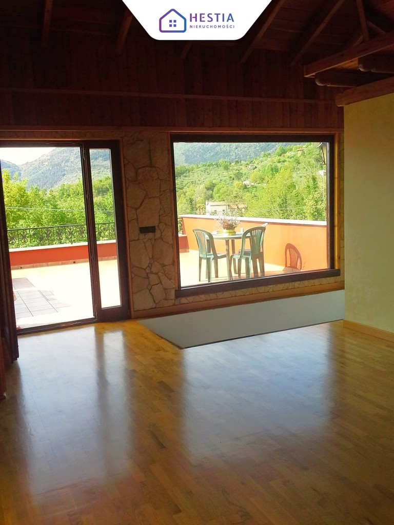 Urocza posiadłość pod Rzymem we Włoszech (13)